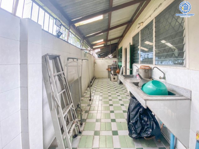 *****ทาวน์โฮม 3 ชั้นมือสองย่านกรุงเทพฯ ซอยวงศ์สว่าง-บางซื่อ บ้านพร้อมอยู่ เนื้อที่ 37 ตร.ว. พื้นที่ใช้สอยมากถึง 250 ตร.ม. มาพร้อมฟังก์ชัน 3 ห้องนอน 2 ห้องน้ำ 1 ที่จอดรถ บนทำเลติดถนนกรุงเทพฯ-นนท์ ใกล้รถไฟฟ้าสายสีม่วง "สถานีวงศ์สว่าง"